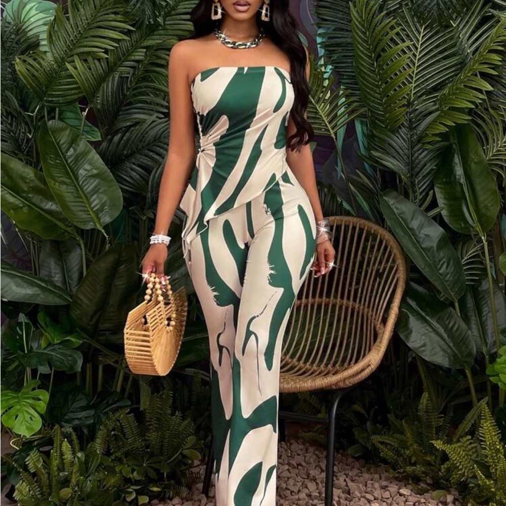 Tropical Green and Cream Strapless Jumpsuit with Wide-Leg Design